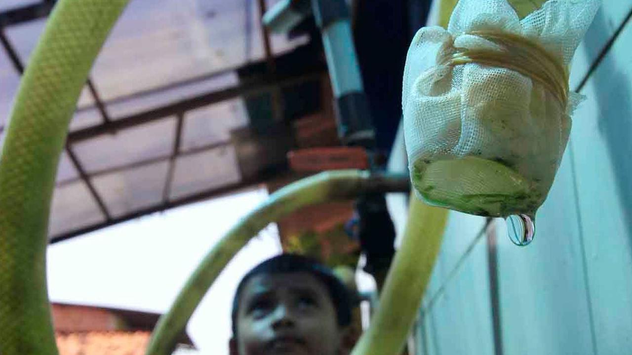 Menurutnya, ini terjadi karena masyarakat masih berpikir bahwa air adalah pemberian alam, sehingga tidak harus dibeli.