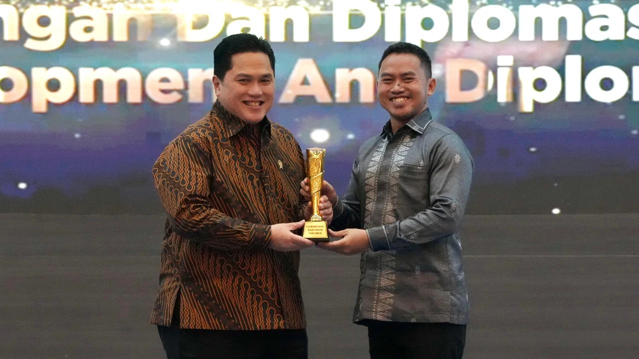 Terima Penghargaan dari KWP Awards 2026, Menpora Erick: Sport Diplomacy Penting untuk Menjaga Hubungan Negara