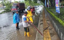 Pemkot Makassar Kerahkan Satgas Drainase Antisipasi Banjir di Titik Rawan