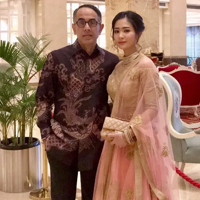 Bunga Zainal dan Sukhdev Singh