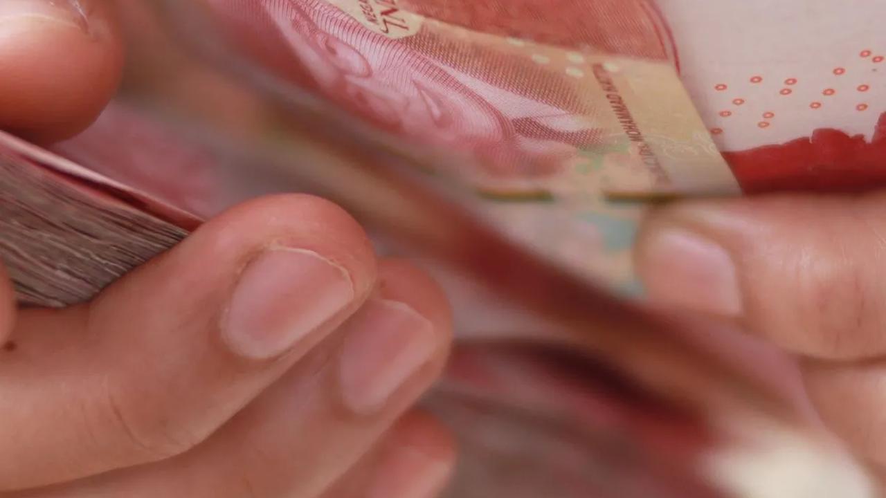 Akibatnya, kini lelang arisan yang dijalankan JZF dan MAF berujung pada kasus penipuan hingga mencapai kerugian sebesar Rp1,9 Miliar.<br>