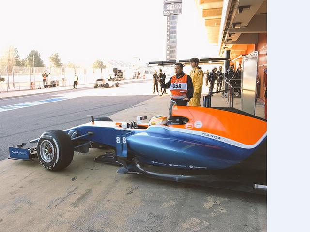Ini Ban Pirelli Pilihan Rio Haryanto Saat Debut F1 Di Australia Ragam Bola Com