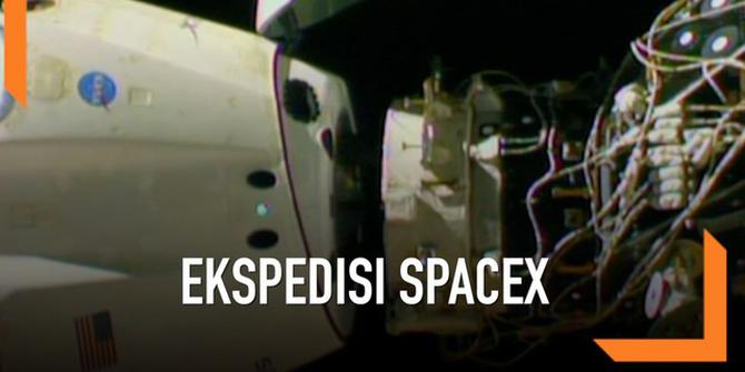 VIDEO: SpaceX Dragon Bawa 'Astronot' Pulang ke Bumi