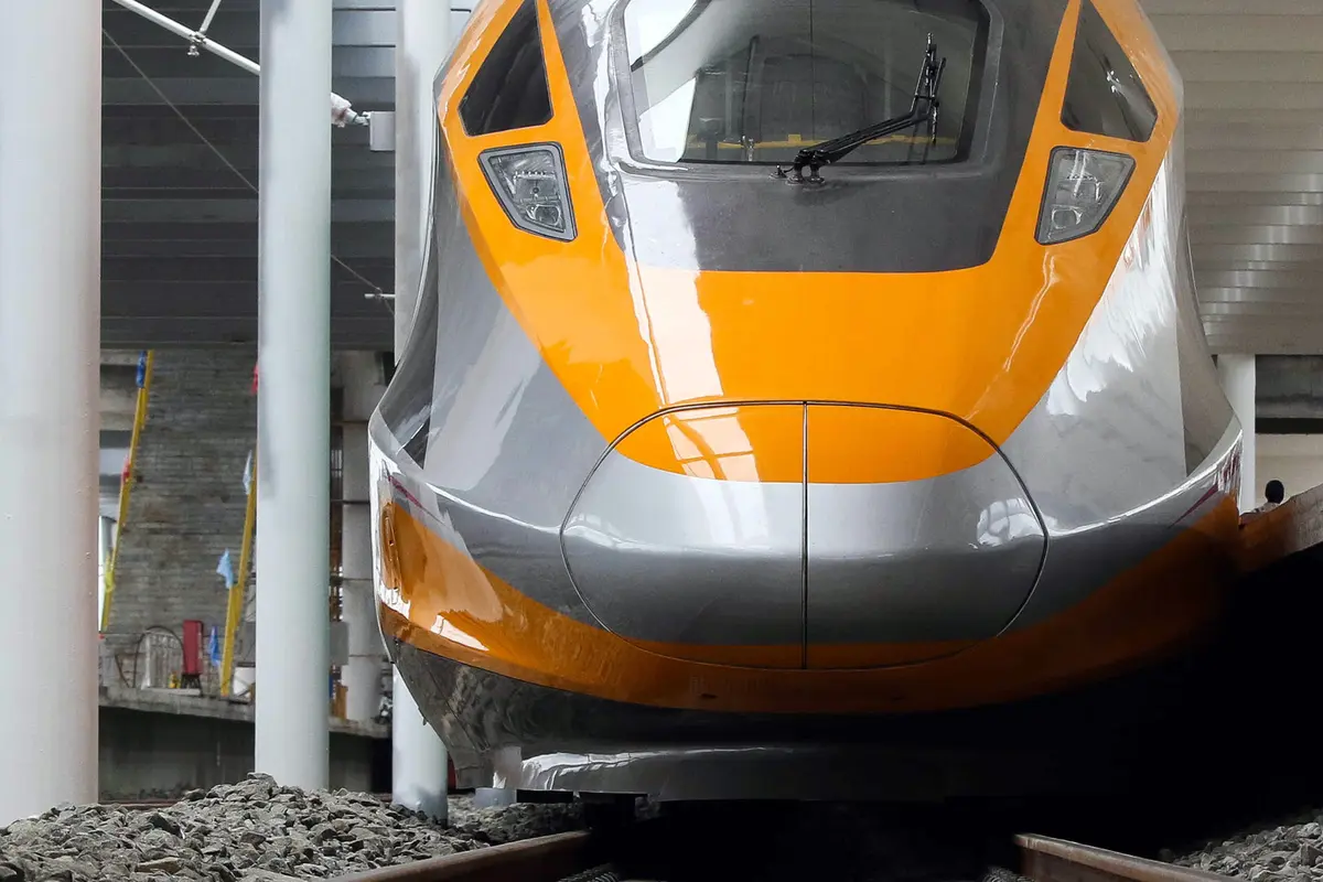 Rangkaian Kereta Cepat Jakarta-Bandung Terparkir di Stasiun Tegalluar
