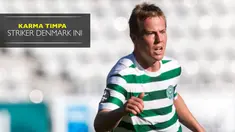 Jeppe Curth, penyerang Viborg FF yang melakukan diving pada laga melawan FC Kopenhagen di kotak penalti dan gagal ketika mengeksekusinya.