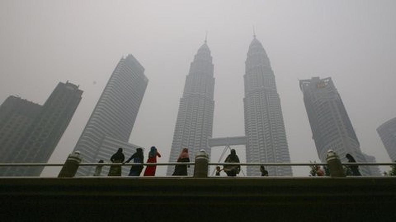 Meradangnya Malaysia & Singapura soal asap, hingga gugat Indonesia