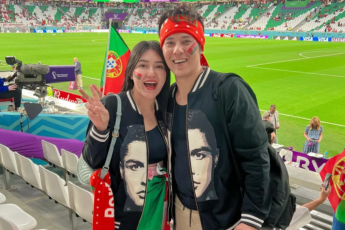 Via Vallen dan Suami Rela Antre Sejak Stadion Belum Dibuka Demi Nonton Cristiano Ronaldo Cs di Piala Dunia 2022