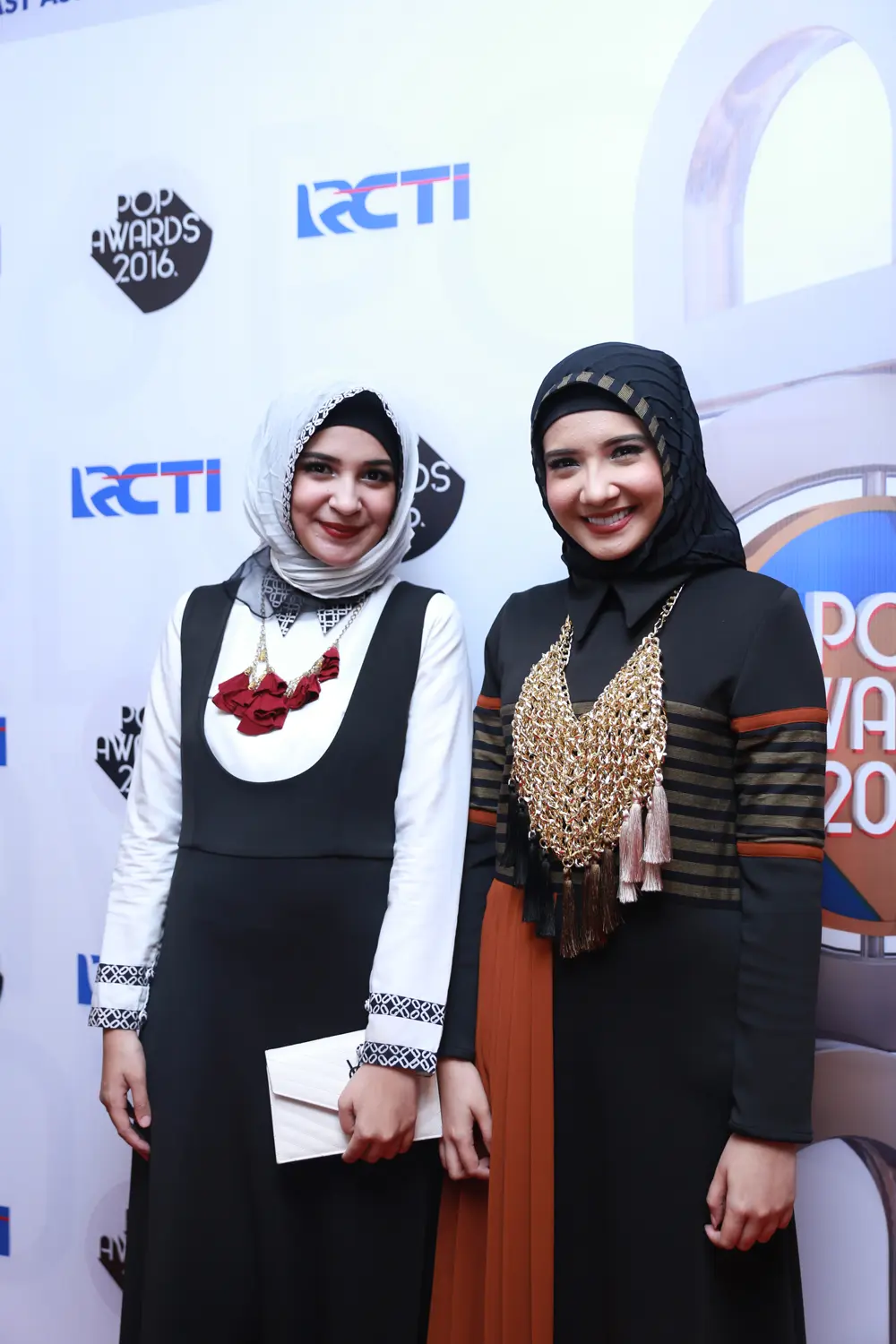 Zaskia Sungkar dan Shireen Sungkar. (Adrian Putra/Bintang.com)