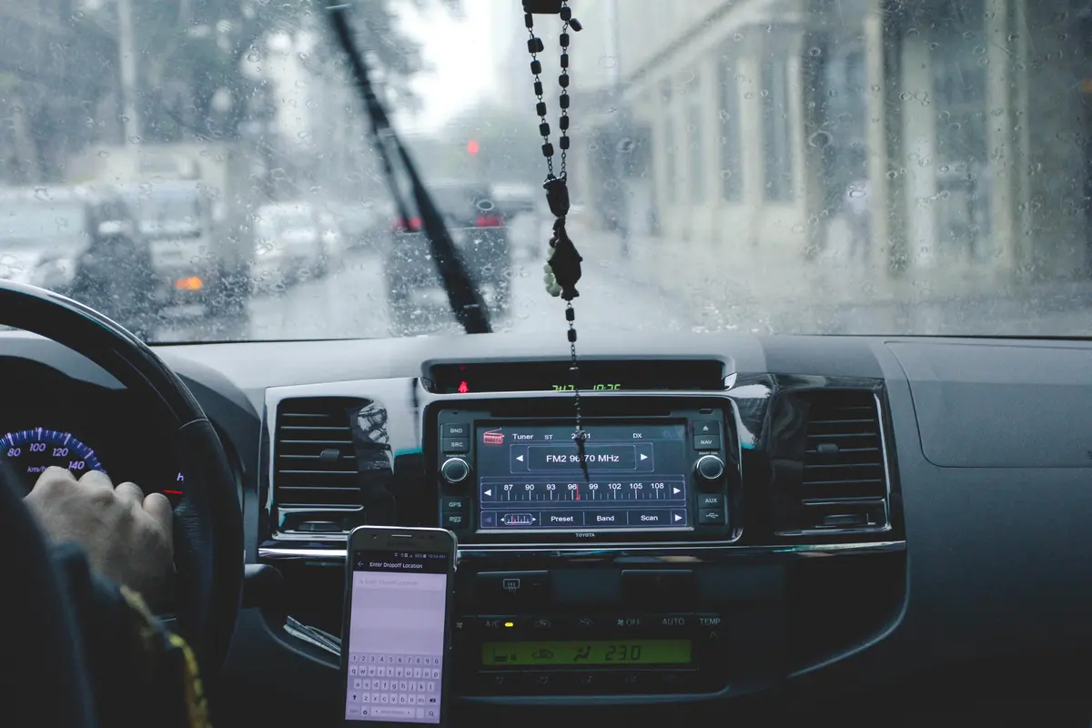 Kaca Mobil Berembun