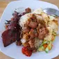 Nasi gonjleng jadi salah satu&nbsp;kuliner yang bisa dicicip di jalur mudik Cilegon, Banten. (dok. Instagram @cenjkt/https://www.instagram.com/p/CTEUZH8BlGJ/)