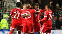 Para pemain Bayern Munchen merayakan gol ke gawang Celtic FC pada laga Liga Champions di Celtic Park, Selasa (31/10/2017). (AP Photo)