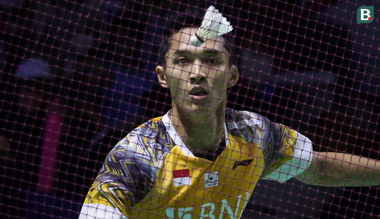 Tunggal putra unggulan ke-7, Jonatan Christie gagal ke perempatfinal usai ditaklukkan pemain Cina, Zhao Jun Peng dengan rubber game 12-21, 21-18 dan 14-21. (Bola.com/Bagaskara Lazuardi)