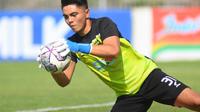 Kiper Borneo FC, Gianluca Pandeynuwu. (Bola.com/Nandang Permana)
