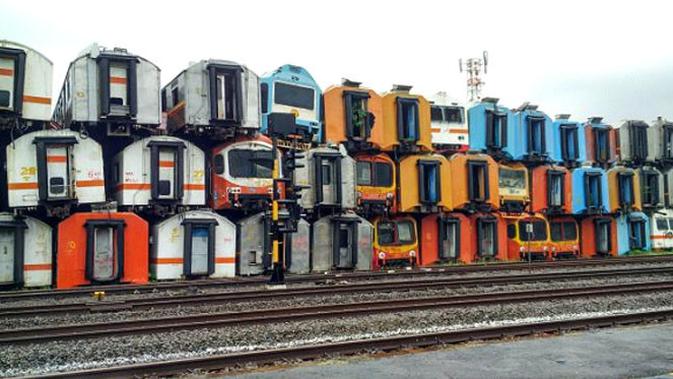 Spot Foto Unik dan Menarik di Stasiun Purwakarta yang ...