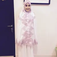Ayu Ting Ting siapkan mukena baru sambut Ramadhan 2015 (Instagram @ayutingting92)