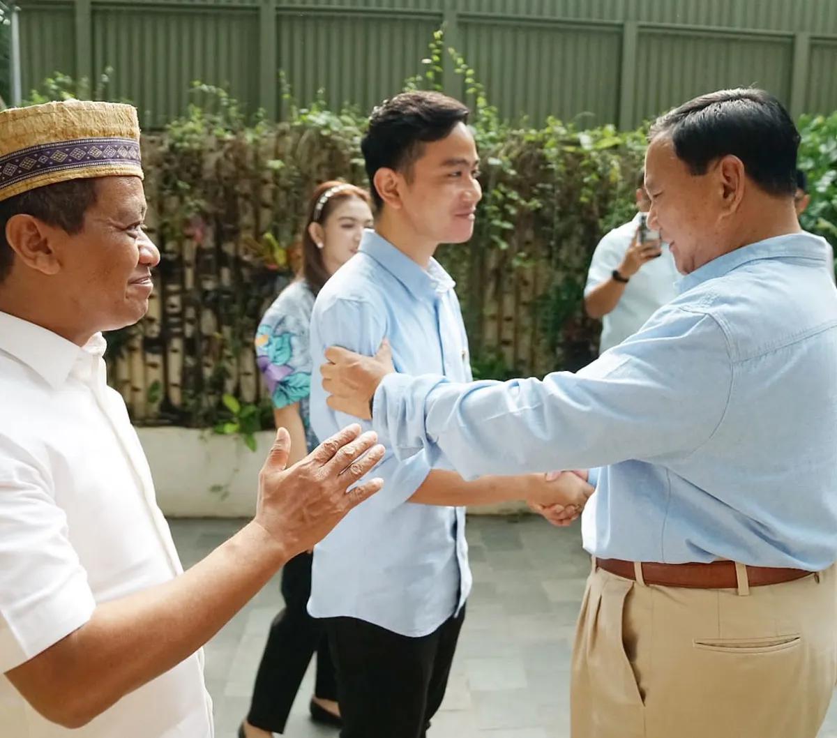 Gibran Rakabuming Raka resmi menjadi bakal Calon Wakil Presiden Prabowo Subianto di Pilpres 2024. Gibran menjadi bakal Cawapres saat masih berstatus sebagai kader PDIP.&nbsp;