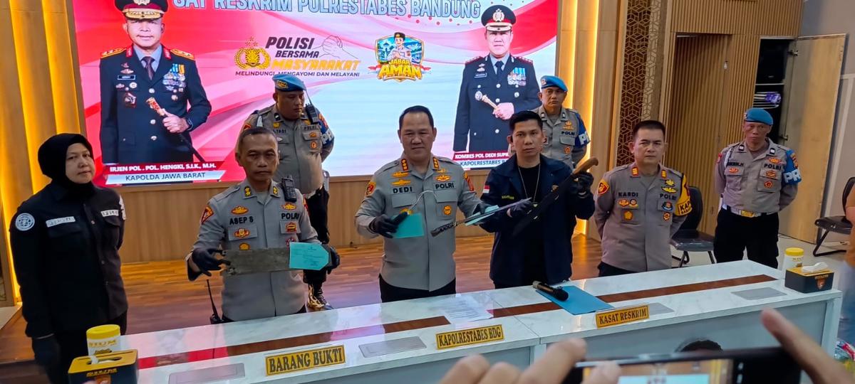 Polisi rilis kasus bentrokan di Pasar Caringin Bandung. (merdeka.com/Azzura Galexia).