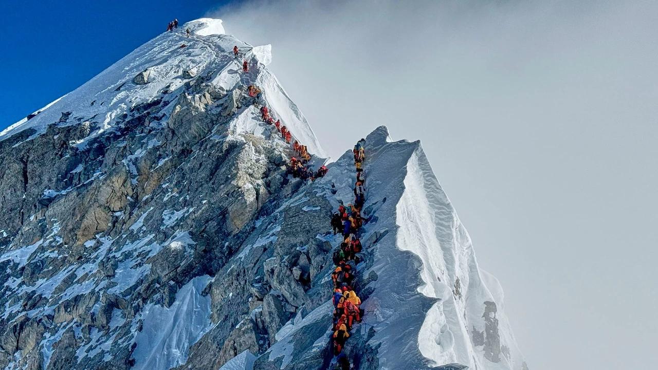 FOTO: Everest Masih Menjadi Magnet Pendaki Dunia