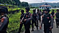 Petugas Gabungan Patroli Usai Bentrokan Warga di Haruku Maluku (AntaraNews)