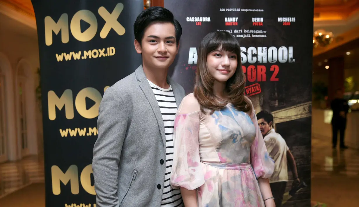 Pasangan kekasih Randy Martin dan Cassandra siap hadir di dunia perfilman Indonesia. Mereka akan hadir di satu film yang sama yang berjudul After School 2. Film bergenre horror ini merupakan sekuel dari film sebelumnya. (Nurwahyunan/Bintang.com)