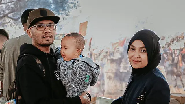 Haneen Akira bersama suaminya ustaz Hanan Attaki