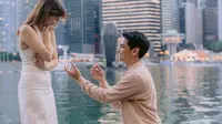 6 Potret Cassandra Lee Bahagia Dilamar Ryuken Lie di Singapura, Penuh Kejutan Romantis Sekaligus Haru