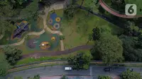 Gambar udara memperlihatkan suasana Taman Tebet Eco Park, Jakarta, Rabu (1/2/2023). Pemanfaatan wilayah dengan menjadikannya sebagai ruang terbuka hijau (RTH) agar lebih bermanfaat bagi masyarakat, gencar dilakukan. (Liputan6.com/Herman Zakharia)