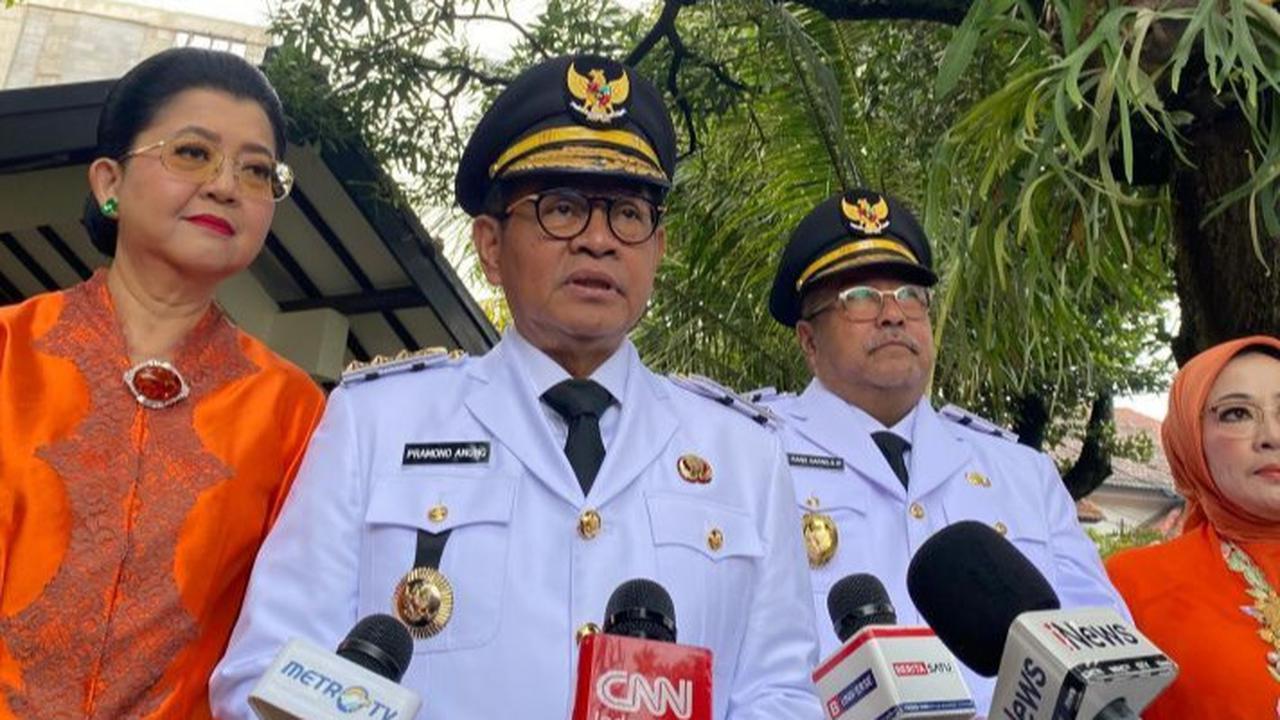 Tugas Pertama Pramono Anung-Rano Karno Setelah Dilantik: Keruk Semua Kali di Jakarta