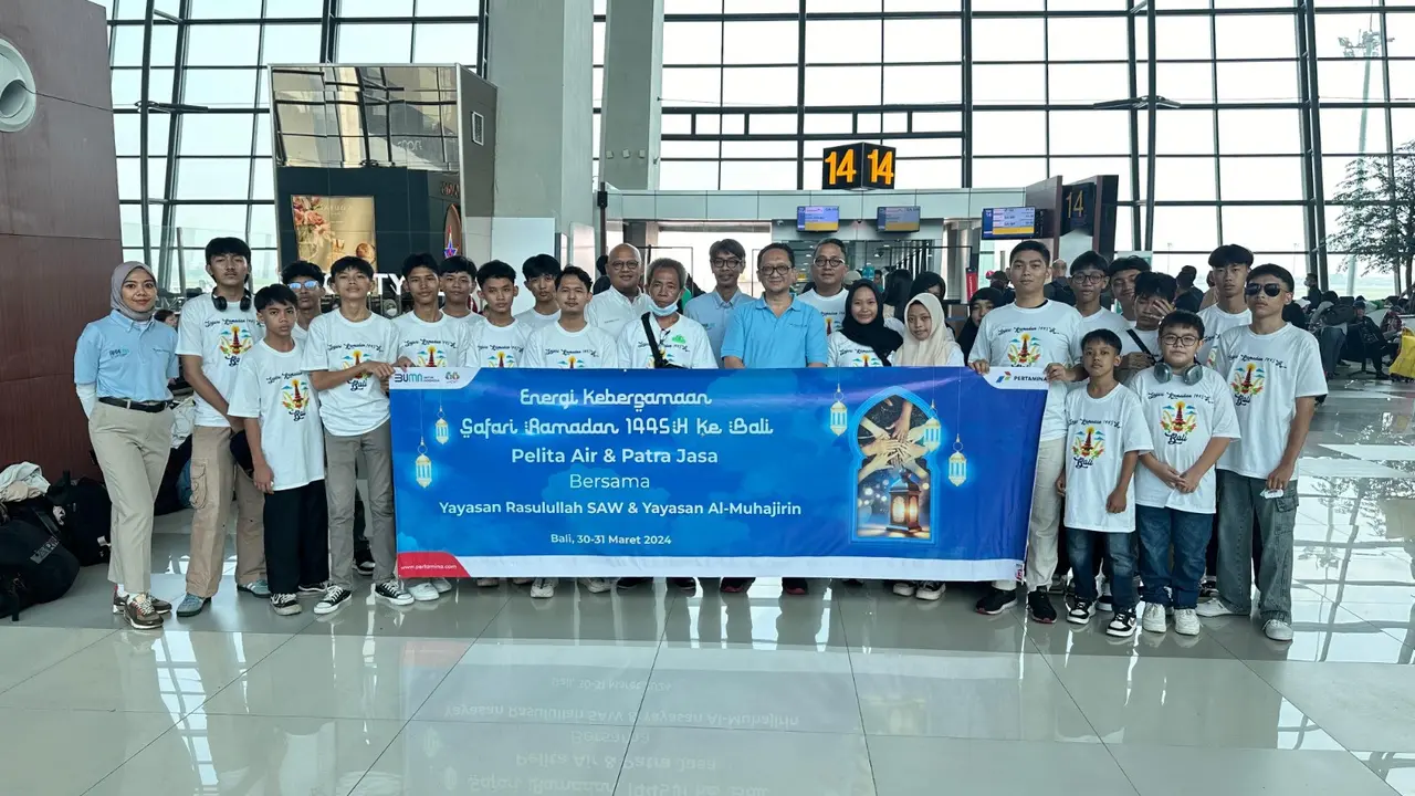 Sejumlah anak yatim dari  Yayasan Al-Muhajirin Pondok Cabe dan Yayasan Yatim Piatu Rasulullah SAW terbang ke Bali bersama Pelita Air. (Istimewa)