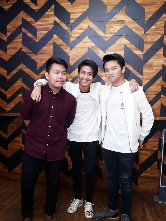 Salah satu personil yang memiliki penggemar paling banyak adalah Iqbaal. Ia mengakui telah dua kali menjalin cinta. (Nurwahyunan/Bintang.com)