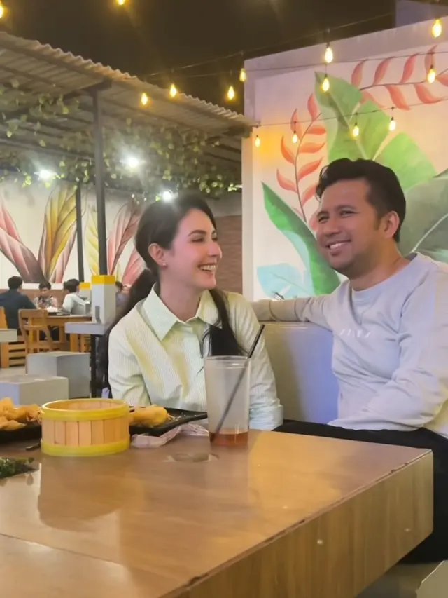 Arumi Bachsin dan Emil Dardak
