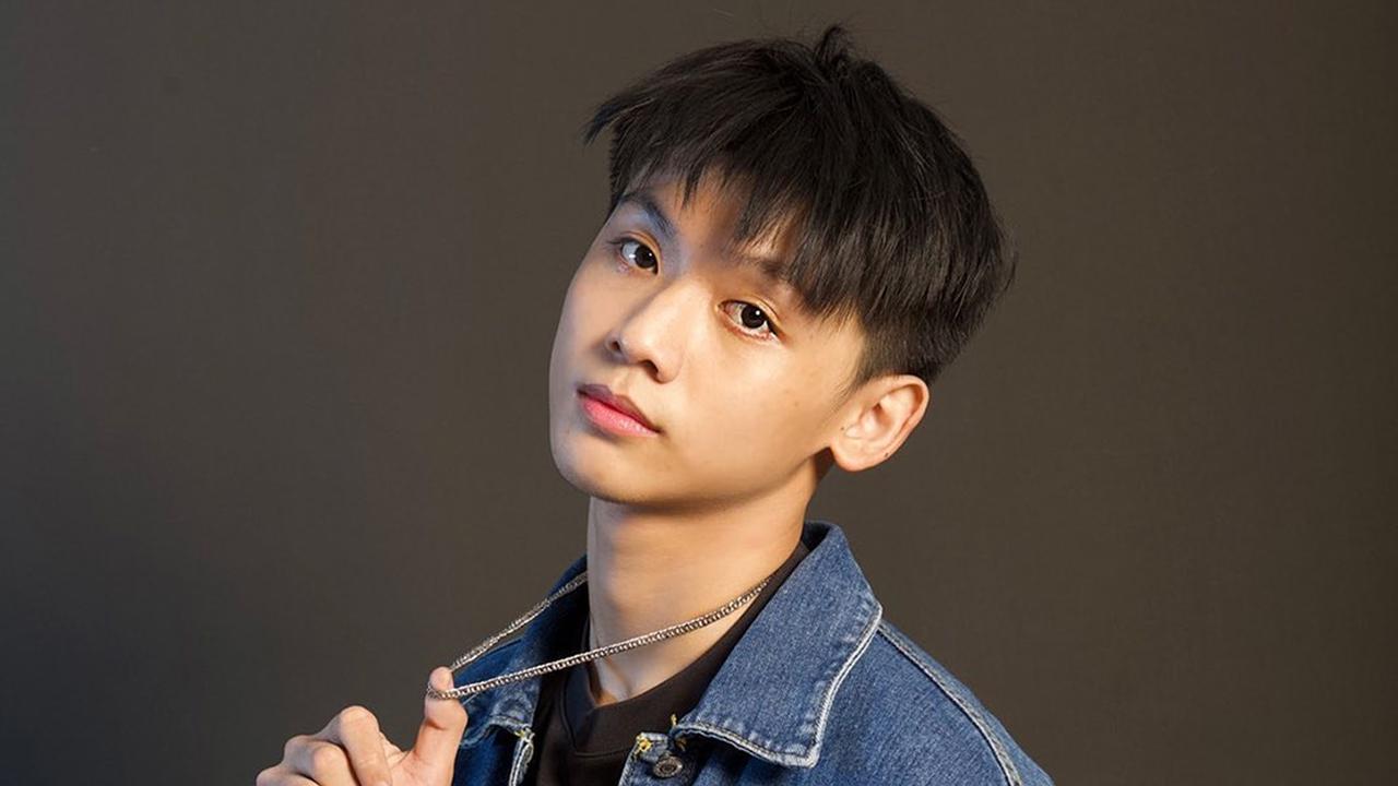 6 Potret Melvin Genuino, Penyanyi Muda yang Dikira Gantikan Iqbaal di Grup TBA