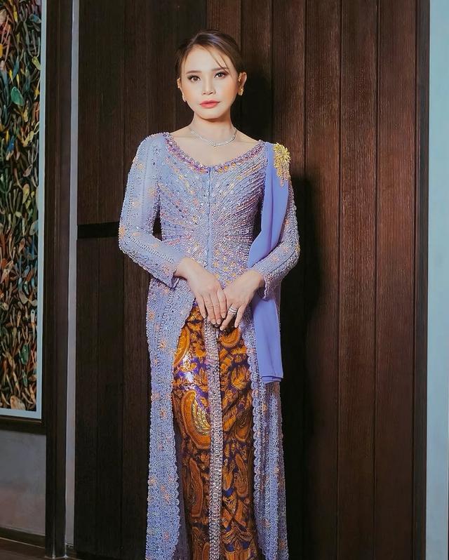 Deretan artis yang pernah menerima gelar kehormatan Keraton Solo, Syahrini dapat gelar Kanjeng Mas Ayu