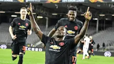 Striker Manchester United, Odion Ighalo, merayakan gol yang dicetaknya ke gawang LASK pada leg pertama 16 besar Liga Europa di Linzer Stadion, Linz, Austria, Jumat (13/3). Manchester United menang telak 5-0 atas LASK. (AP/Kerstin Joensson)