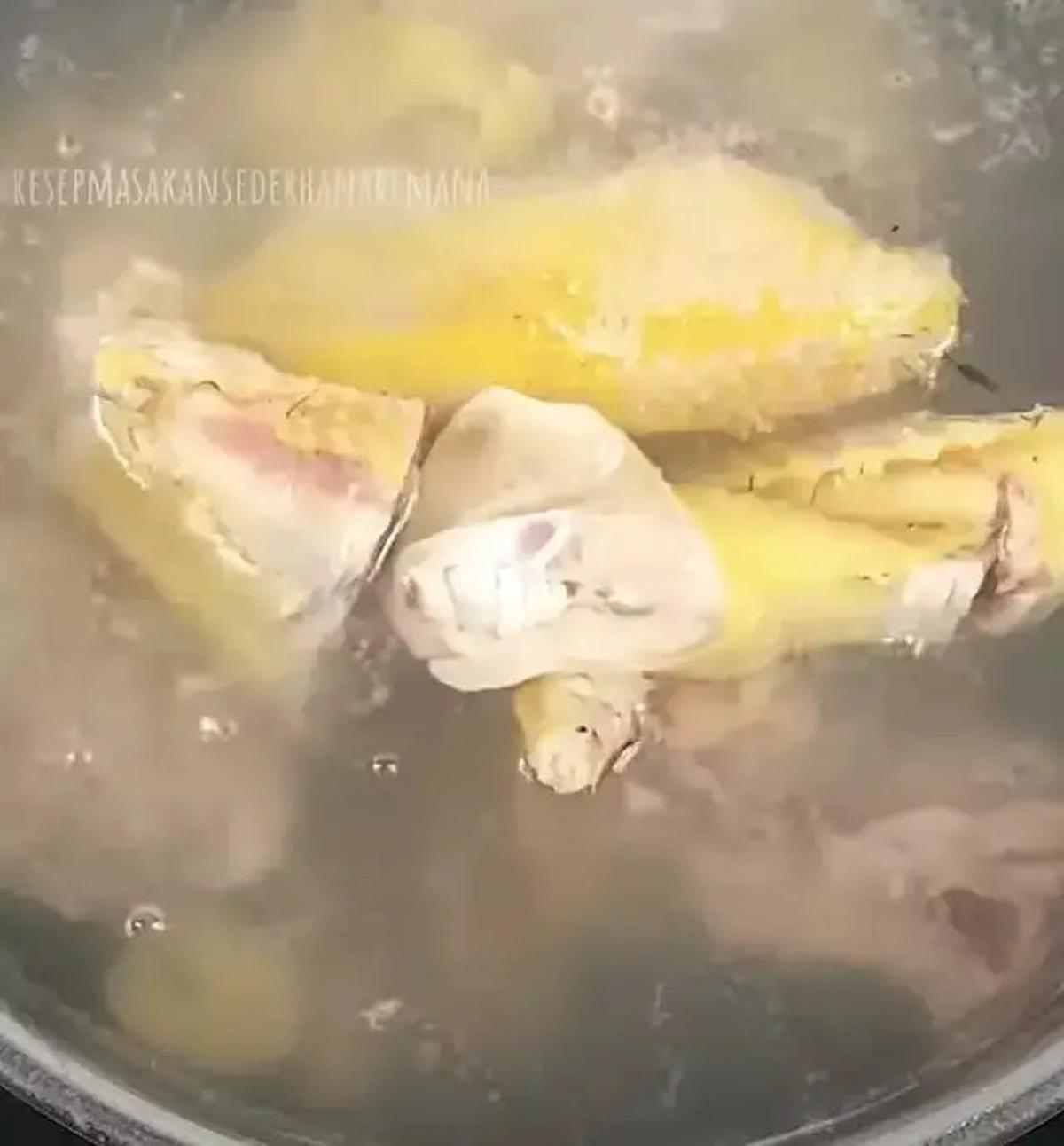 Cara Memasak Ayam Kampung Agar Empuk Tanpa Presto, Cukup Pakai Bahan Dapur Ini