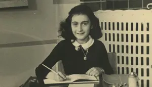 1 Agustus 1944: Anne Frank Tulis Catatan Terakhir Sebelum Ditangkap Nazi