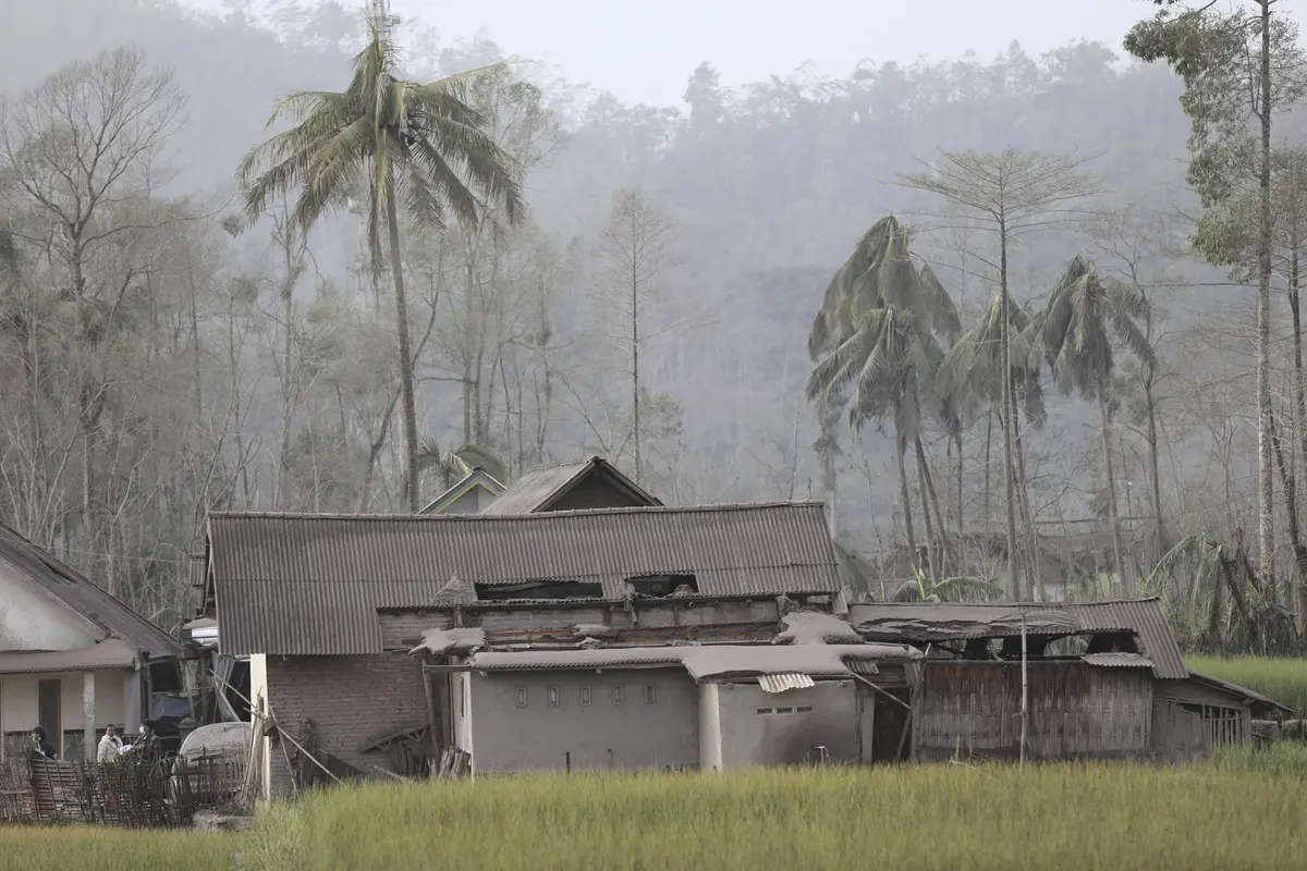 Rumah-Rumah Terdampak Gunung Semeru Meletus