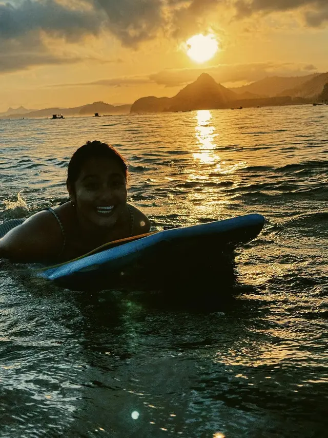 Maudy Ayunda dan Jesse Choi di Lombok