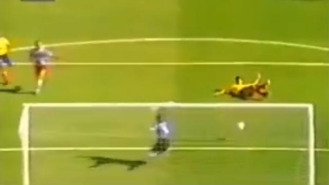 20 Gol spektakuler Piala Dunia | 16 - Andres Escobar