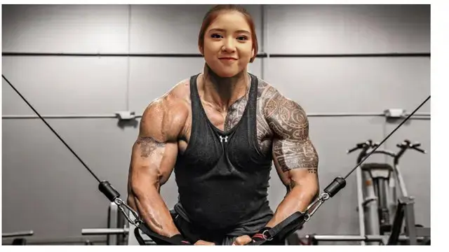 6 Editan Foto Seleb Cewek Bertubuh Kekar Ini Bikin Ketawa Geli
