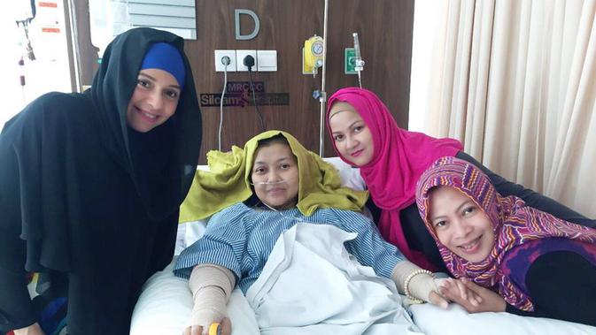 Istri Sempurna Sosok Afnenda Asril Di Mata Derry Drajat News Entertainment Fimela Com