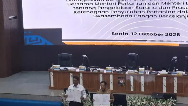 Mendagri Tito Karnavian dan Mentan Amran Sulaiman menandatangani Surat Edaran Bersama (SEB) terkait pengelolaan sarana, prasarana, serta ketenagaan penyuluhan pertanian.