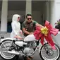Ulang Tahun Pernikahan, Ridwan Kamil Beri Kado Kawasaki W175 Kustom (@ridwankamil)