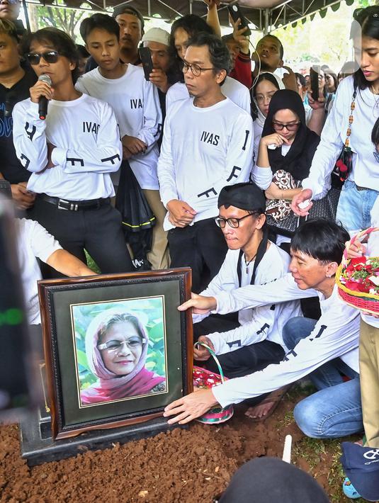 Bunda Iffet wafat pada Sabtu (26/4/2025) sekitar pukul 22.42 WIB. (Liputan6.com/Angga Yuniar)