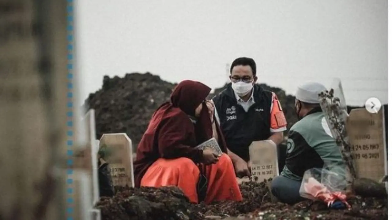 Anies Baswedan Bagikan Cerita Haru Saat Bertemu Adik Kakak Pengunjung TPU Rorotan