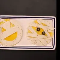 Yuk bikin pesta Halloween jadi kece dengan 6 sajian makanan yang ringan dan mudah banget dibuat. 