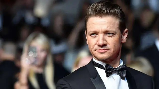 [Bintang] Jeremy Renner