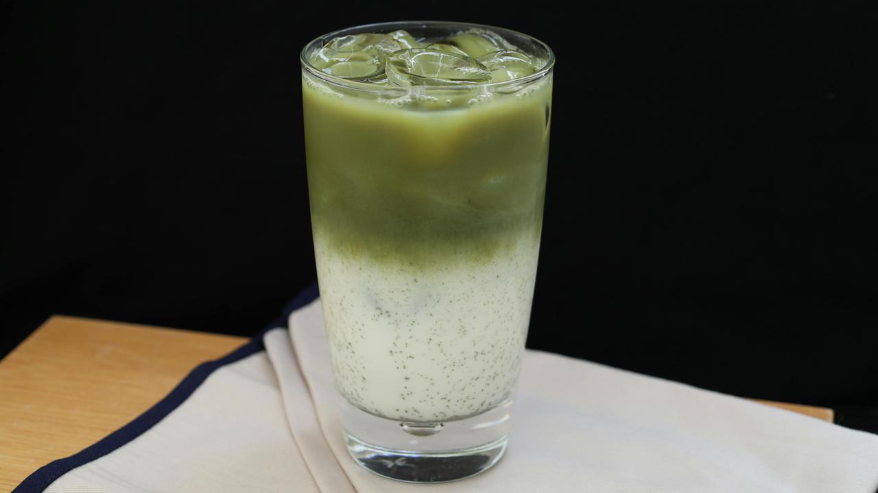 Berapa Kalori dan Nutrisi dari Segelas Matcha Latte? Serta Mengulik Bahayanya Jika Dikonsumsi Terlalu Sering