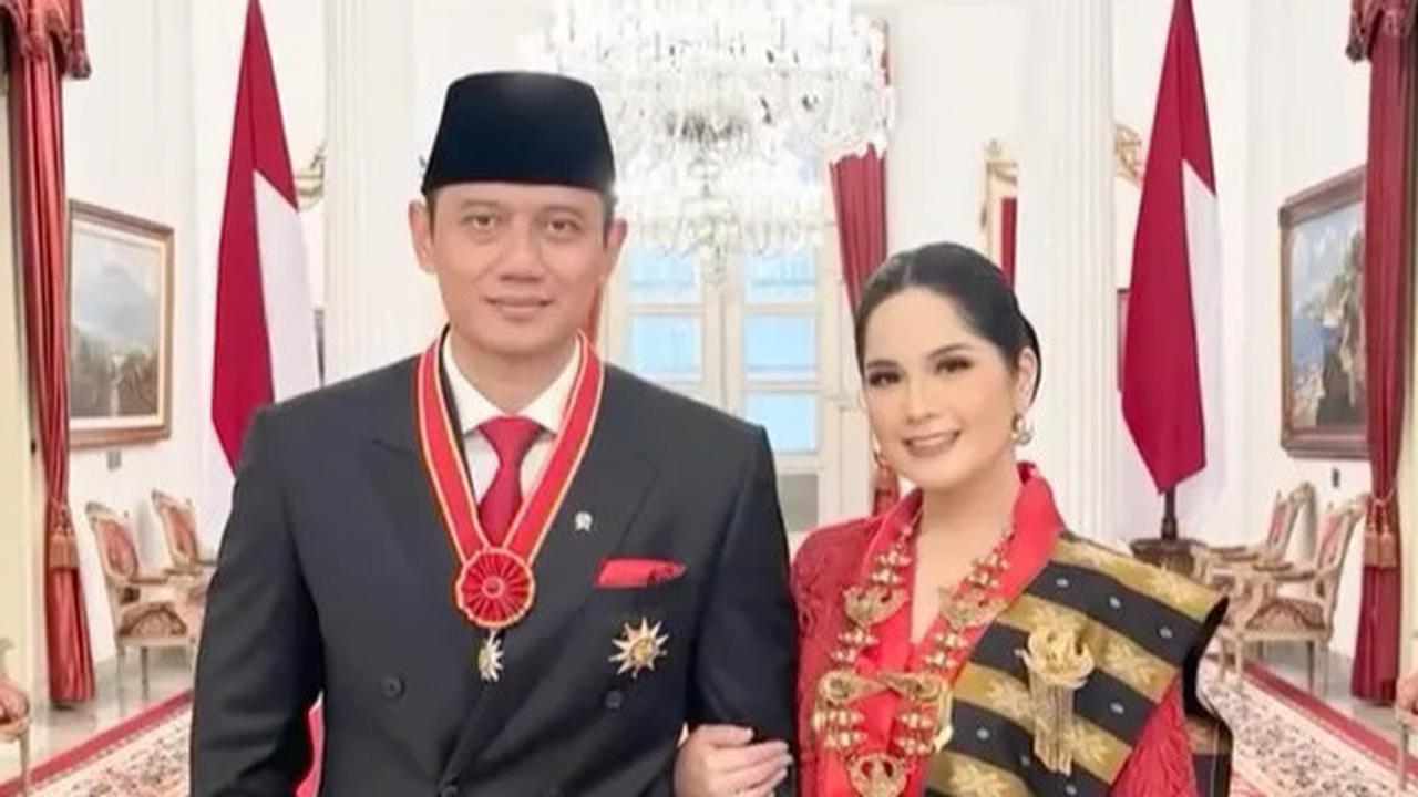Bugarnya Badan AHY, Gagah Berlari Seperti Masih Tentara Bareng Ratusan Warga Sambil Cek Proyek Bekas Tsunami di Palu