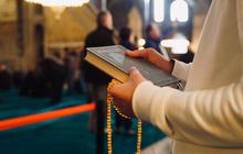 Kapan Malam Lailatul Qadar 2025? Simak Deretan Hari Kesempatan Emas Umat Islam!